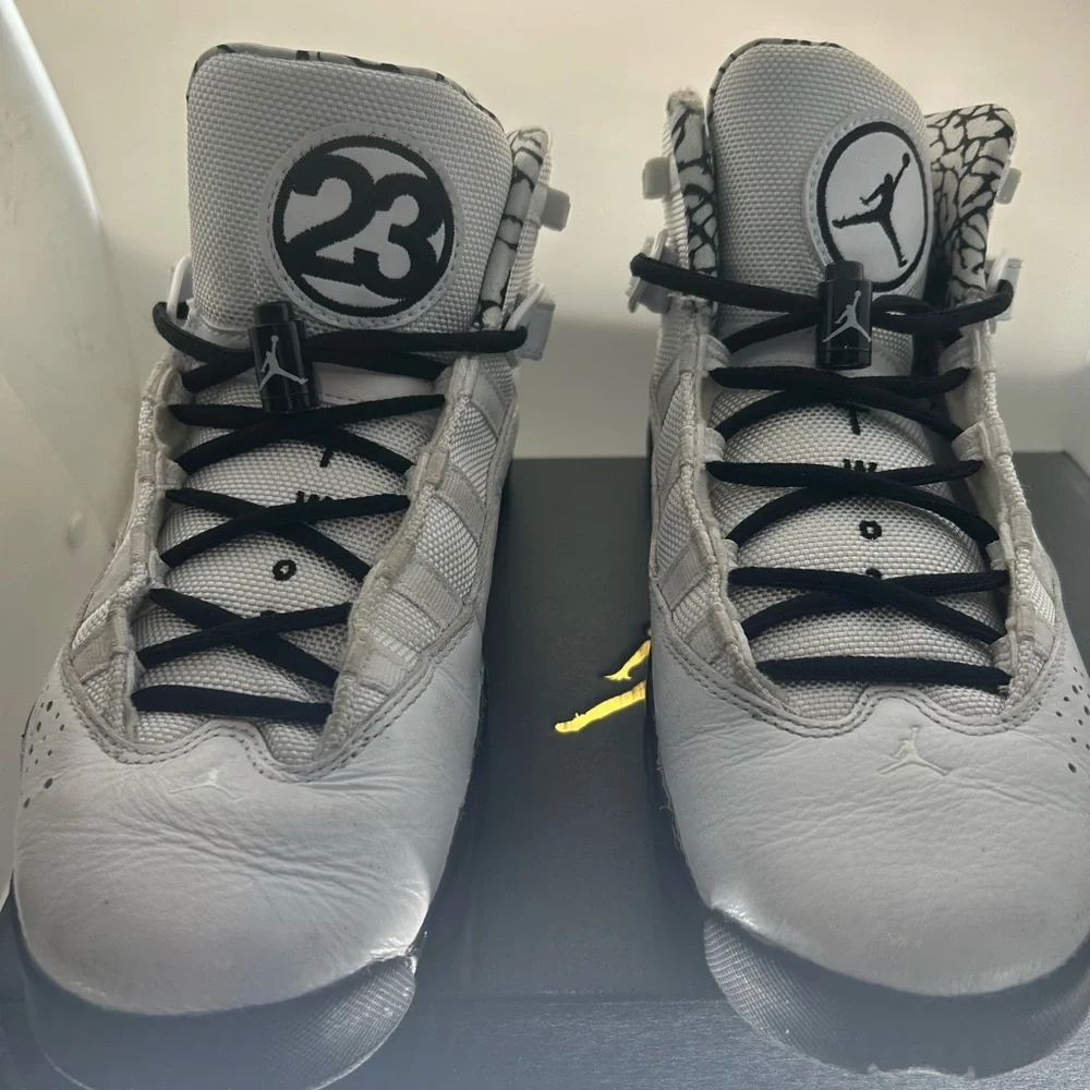 Jordan 6 Rings 7Y White and‎ Black  Metalic Gold Sneakers